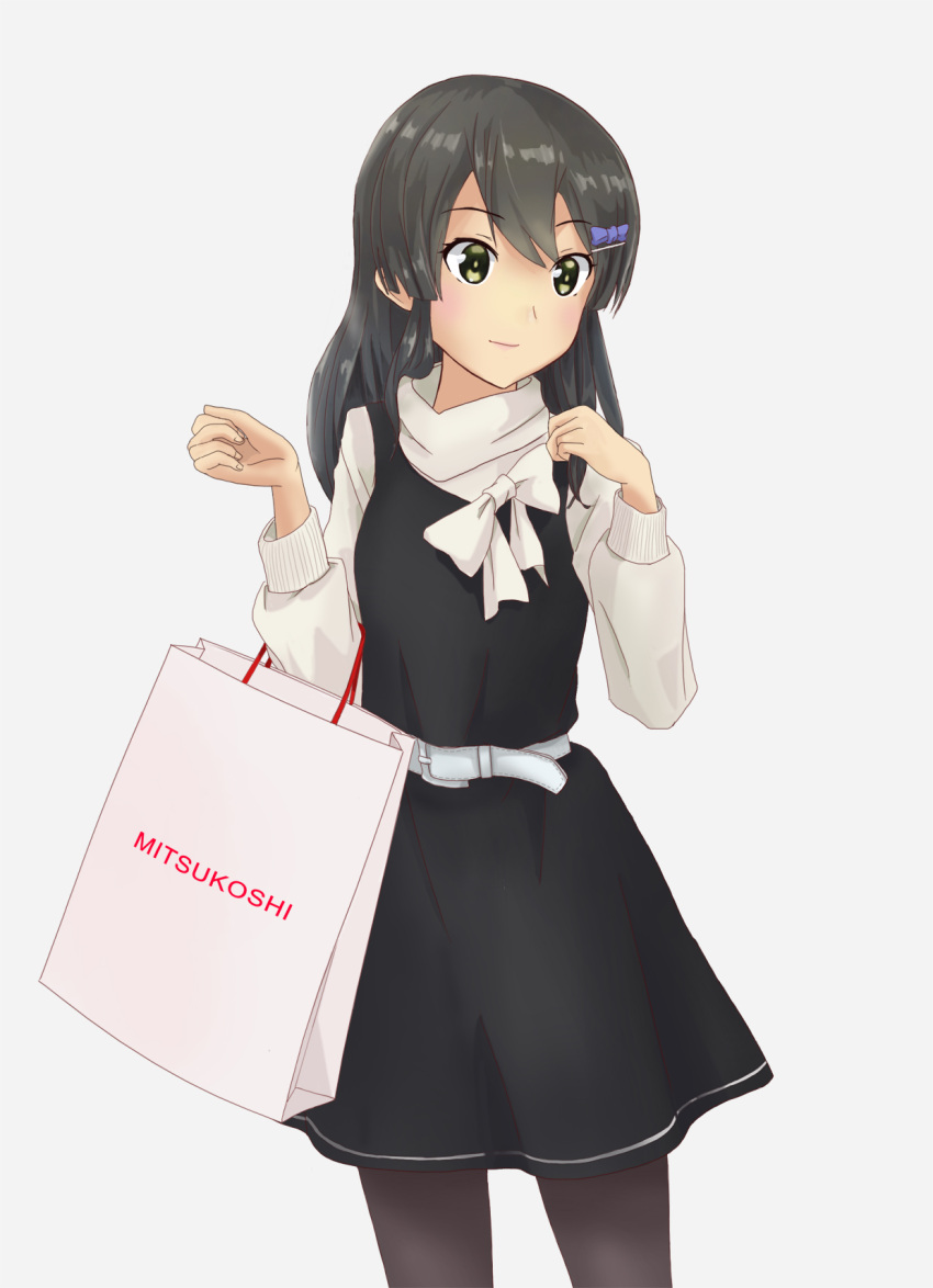 1girl alternate_costume bag belt black_dress black_hair black_legwear cowboy_shot dress eyebrows_visible_through_hair green_eyes hair_ornament hairclip highres kamiomutsu_(pixiv38127723) kantai_collection long_sleeves mitsukoshi_(department_store) oyashio_(kantai_collection) pantyhose shopping_bag simple_background smile solo sweater turtleneck turtleneck_sweater white_background white_belt white_sweater