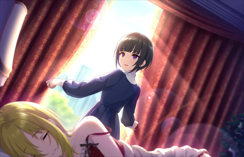 2girls bangs black_hair blonde_hair blue_dress blue_sky blunt_bangs blurry_foreground blush closed_eyes closed_mouth collarbone curtains dress hair_over_eyes idolmaster idolmaster_cinderella_girls idolmaster_cinderella_girls_starlight_stage indoors kurosaki_chitose lens_flare long_hair looking_back multiple_girls nightgown official_art open_mouth opening red_curtains shirayuki_chiyo short_hair sky sunlight under_covers violet_eyes waking_up wavy_mouth window
