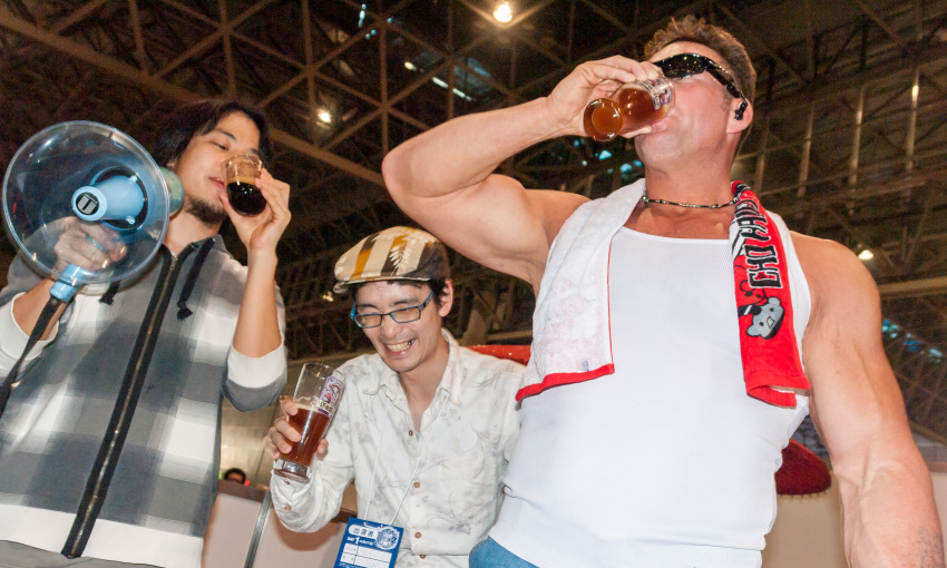 &gt;_&lt; (2ch) 2ch :d absurdres alcohol beer billy_herrington black_hair convention drinking earphones earphones gachimuchi glass glasses highres hiroyuki laughing megaphone muscle nishimura open_mouth real_life scarf smile sunglasses tank_top xd zun zun_hat