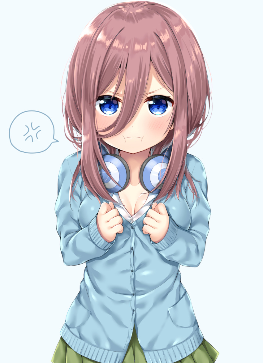 1girl :i anger_vein bangs blue_background blue_cardigan blue_eyes blush breasts brown_hair cardigan closed_mouth collarbone commentary_request dress_shirt eyebrows_visible_through_hair go-toubun_no_hanayome green_skirt hair_between_eyes hands_up headphones headphones_around_neck highres long_sleeves medium_breasts nakano_miku pleated_skirt pout shirt simple_background skirt sleeves_past_wrists solo spoken_anger_vein uchuuneko v-shaped_eyebrows white_shirt