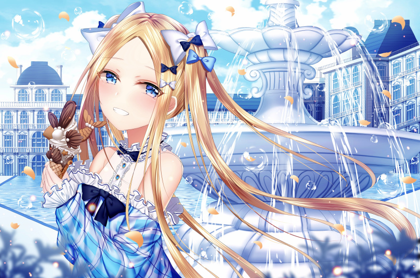 1girl abigail_williams_(fate/grand_order) absurdres bangs bare_shoulders black_bow blonde_hair blue_bow blue_dress blue_eyes blue_sky blurry blurry_foreground blush bow building clouds commentary day depth_of_field dress fate/grand_order fate_(series) food forehead fountain grin hair_bow highres holding holding_food ice_cream ice_cream_cone junpaku_karen long_hair long_sleeves off-shoulder_dress off_shoulder outdoors parted_bangs petals sky sleeves_past_wrists smile soft_serve solo symbol_commentary very_long_hair water white_bow