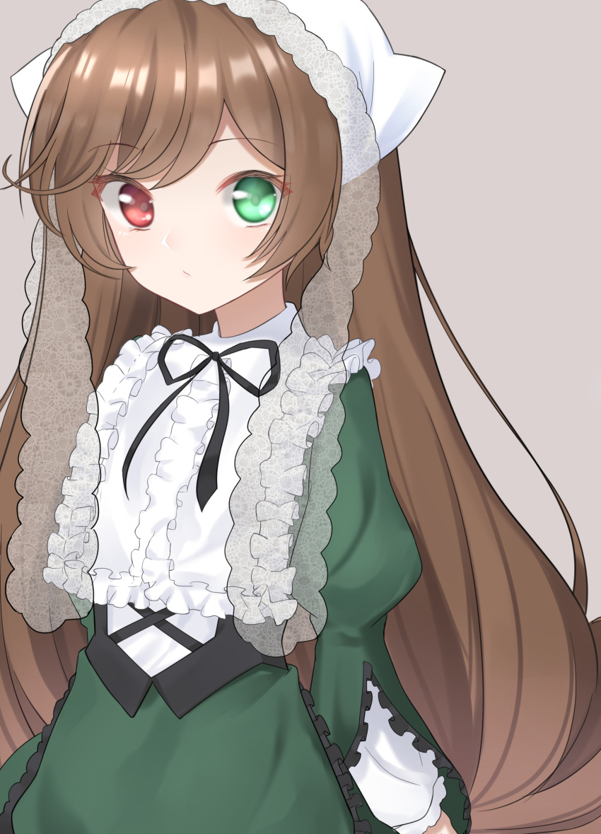 1girl absurdres apron black_ribbon brown_hair floating_hair frilled_apron frilled_sleeves frills green_apron green_eyes grey_background heterochromia highres ise_dango long_hair long_sleeves looking_at_viewer neck_ribbon red_eyes ribbon rozen_maiden shiny shiny_hair simple_background solo standing suiseiseki very_long_hair waist_apron