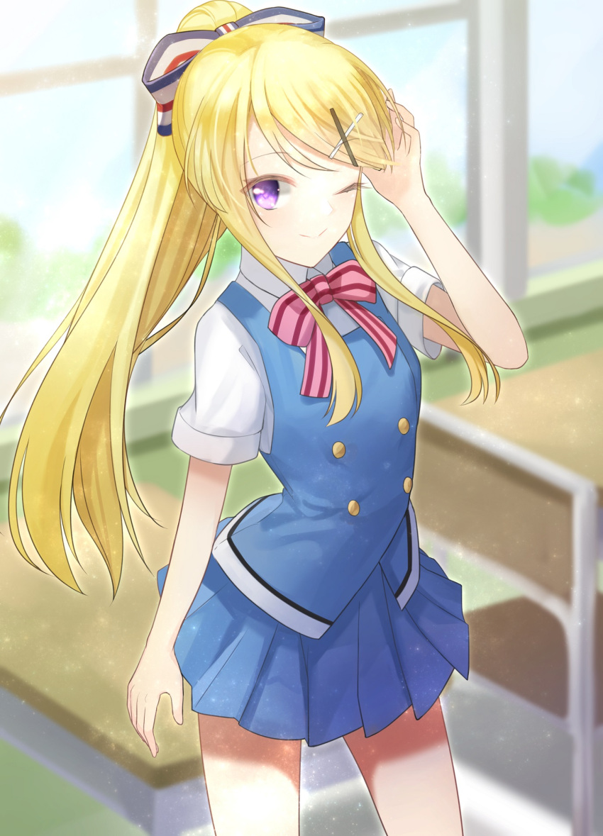 1girl ;) bangs blonde_hair blue_skirt blurry blurry_background bow classroom eyebrows_visible_through_hair floating_hair hair_bow hand_in_hair highres indoors ise_dango kin-iro_mosaic kujou_karen long_hair looking_at_viewer miniskirt one_eye_closed pink_neckwear pleated_skirt ponytail shirt short_sleeves skirt smile solo standing striped striped_bow swept_bangs very_long_hair violet_eyes white_shirt