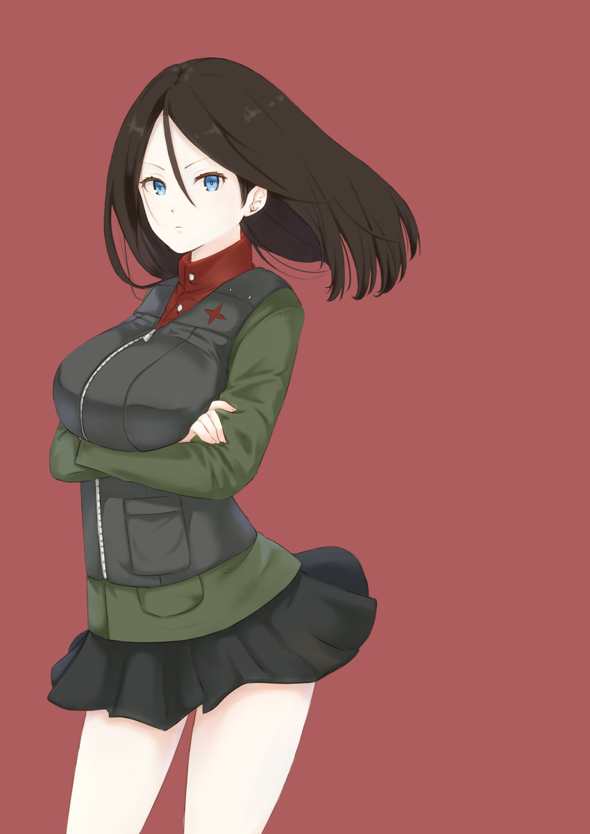 1girl absurdres bangs black_hair black_skirt black_vest blue_eyes breast_hold breasts closed_mouth commentary cowboy_shot crossed_arms emblem frown girls_und_panzer green_jacket highres jacket large_breasts long_hair long_sleeves looking_at_viewer military military_uniform miniskirt nonna pleated_skirt pravda_military_uniform red_background red_shirt shimesaba_(simesabaikka) shirt simple_background skirt solo standing swept_bangs turtleneck uniform vest wind zipper