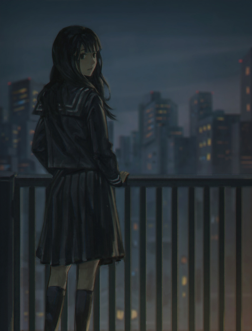 1girl bangs black_eyes black_hair blurry blurry_background city_lights cityscape dark expressionless feet_out_of_frame fence from_behind highres long_hair long_sleeves looking_back night night_sky original pleated_skirt sailor_collar shirt skirt sky socks solo tan_haipeng