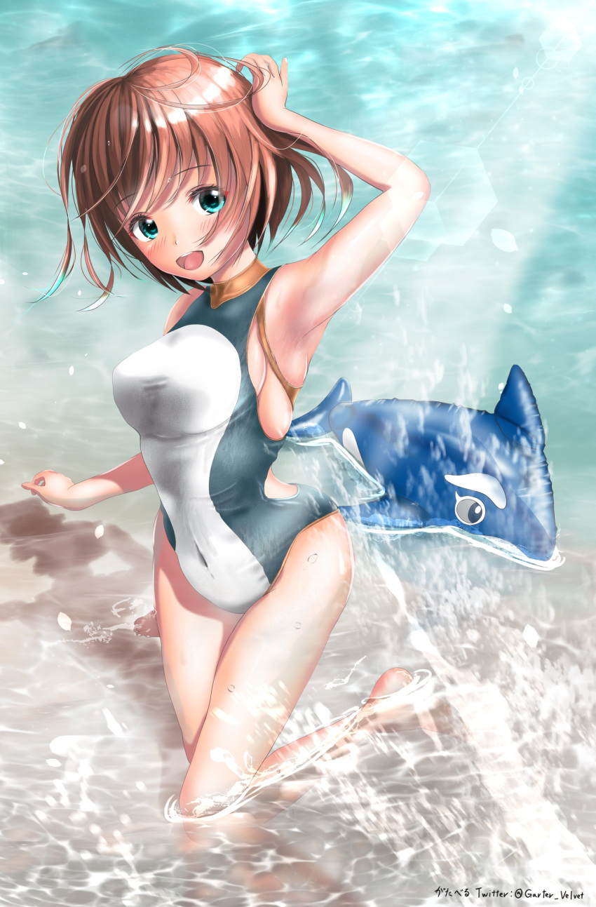 1girl :d aqua_eyes armpits artist_name barefoot blush breasts brown_hair commentary_request competition_swimsuit covered_navel eyebrows_visible_through_hair floating floating_object garter-velvet hand_on_own_head highres kneeling light_smile looking_at_viewer ocean one-piece_swimsuit open_mouth original outdoors shadow shiny shiny_hair shiny_skin short_hair sideboob skin_tight smile solo splashing sunlight swimsuit teeth twitter_username two-tone_swimsuit