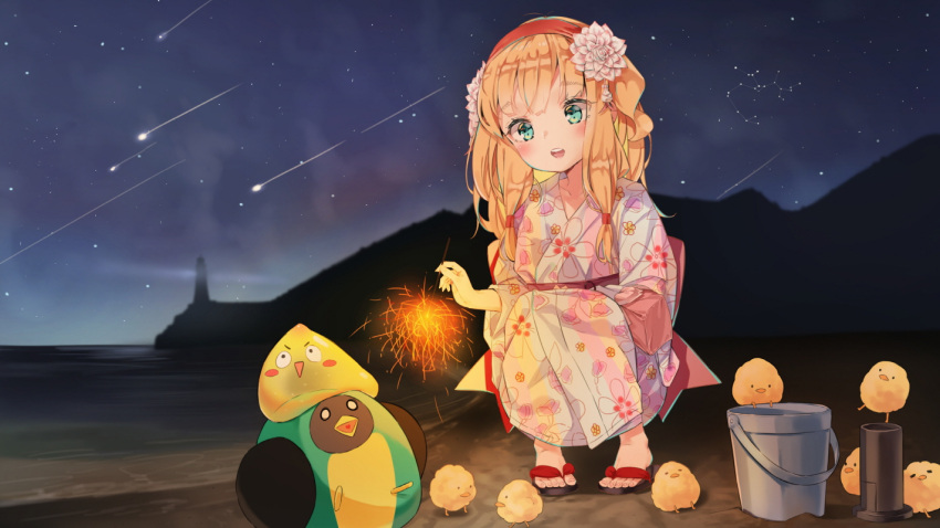 1girl :&gt; :d agnamore animal bangs beach bird black_footwear blonde_hair blush bucket chick collarbone commentary_request constellation eyebrows_visible_through_hair falling_star fireworks floral_print flower green_eyes hair_flower hair_ornament hairband heart heart_in_mouth holding horizon japanese_clothes kimono lighthouse long_hair long_sleeves night night_sky obi ocean open_mouth original outdoors parted_lips pigeon-toed print_kimono red_hairband round_teeth sand sash senkou_hanabi sky smile solo sparkler squatting star_(sky) starry_sky teeth toenails triangle_mouth upper_teeth water white_flower white_kimono wide_sleeves zouri