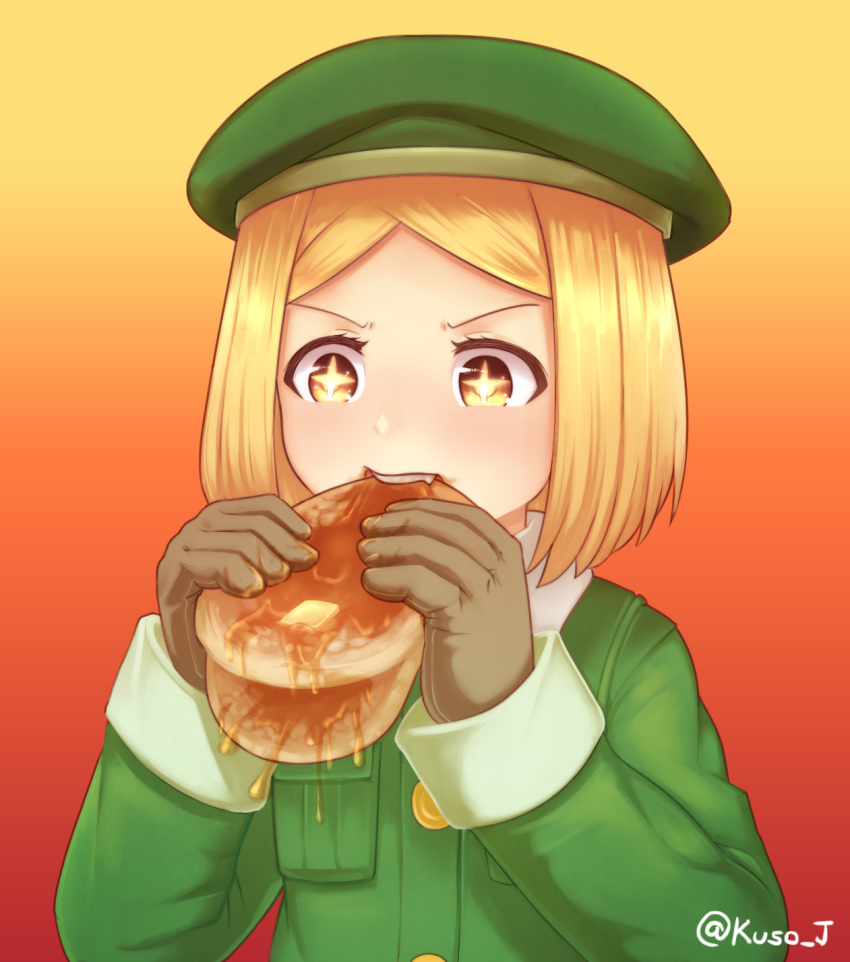 +_+ 1girl blonde_hair brown_eyes brown_gloves butter eating eyebrows fate/grand_order fate_(series) food gloves green_headwear green_shirt hat highres holding holding_food jacy long_sleeves open_mouth pancake paul_bunyan_(fate/grand_order) red_background shirt simple_background syrup teeth twitter_username upper_body