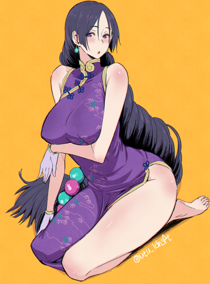 1girl bangs bare_shoulders barefoot blush breasts china_dress chinese_clothes dress drill_hair earrings erect_nipples fate/grand_order fate_(series) highres jewelry large_breasts long_hair looking_at_viewer minamoto_no_raikou_(fate/grand_order) open_mouth parted_bangs purple_hair simple_background solo thighs utu_(ldnsft) very_long_hair violet_eyes white_background yellow_background