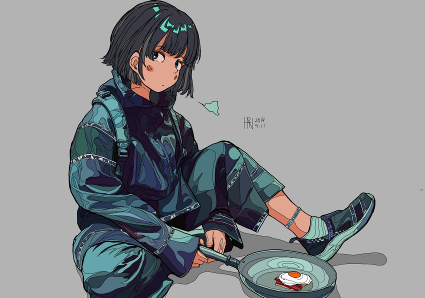 1girl bacon bangs black_hair blue_eyes blush dated egg flat_color food frying_pan grey_background harusameriburo high_collar highres ligne_claire long_sleeves looking_at_viewer original pants shadow shoes short_hair sitting solo