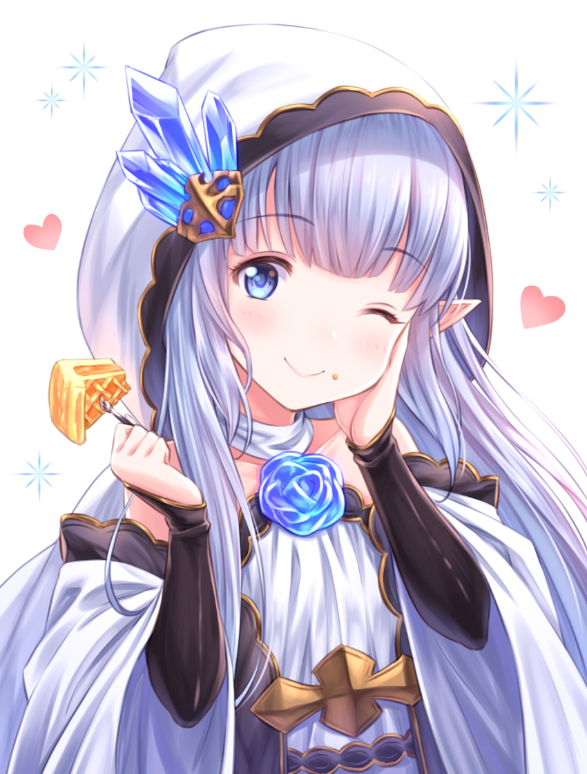 1girl ;d bangs bare_shoulders black_sleeves blue_eyes blue_hair blush closed_mouth commentary_request crystal detached_sleeves dress eyebrows_visible_through_hair food food_on_face fork granblue_fantasy hands_up head_tilt heart highres holding holding_fork hood hood_up lily_(granblue_fantasy) long_hair long_sleeves looking_at_viewer one_eye_closed open_mouth pointy_ears simple_background sleeves_past_wrists smile solo tomo_(user_hes4085) upper_body very_long_hair white_background white_dress white_sleeves wide_sleeves