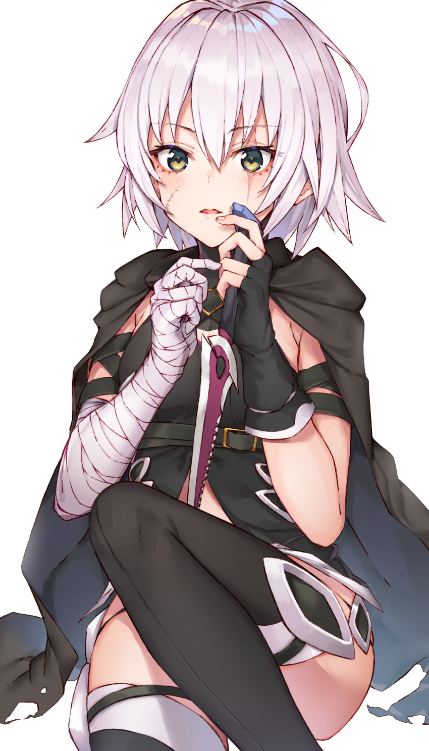 1girl arm_strap bandage bandaged_arm bandages bangs black_cape black_cola black_gloves black_legwear blush breasts buckle cape commentary dagger eyebrows_visible_through_hair facial_scar fate/grand_order fate_(series) fingerless_gloves gloves green_eyes heart heart-shaped_pupils highres holding holding_weapon jack_the_ripper_(fate/apocrypha) knee_up looking_at_viewer parted_lips scar short_hair simple_background single_glove sitting skindentation small_breasts solo symbol-shaped_pupils thigh-highs weapon white_background white_hair