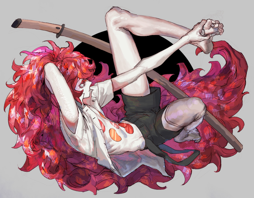 1other androgynous arm_up barefoot black_shorts duto_(lik7086) full_body grey_background highres houseki_no_kuni katana long_hair padparadscha_(houseki_no_kuni) red_eyes redhead shirt shorts simple_background sword very_long_hair weapon white_shirt