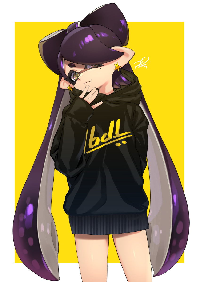 +_+ 1girl aori_(splatoon) arm_behind_back artist_name black_dress black_hair brown_eyes closed_mouth clothes_writing cowboy_shot domino_mask dress earrings head_tilt highres hood hoodie jewelry long_hair looking_at_viewer mask mole mole_under_eye outside_border pointy_ears print_dress puchiman short_dress signature sleeves_past_wrists smile solo splatoon splatoon_(series) splatoon_1 standing star star_earrings sweater sweater_dress tentacle_hair very_long_hair yellow_background