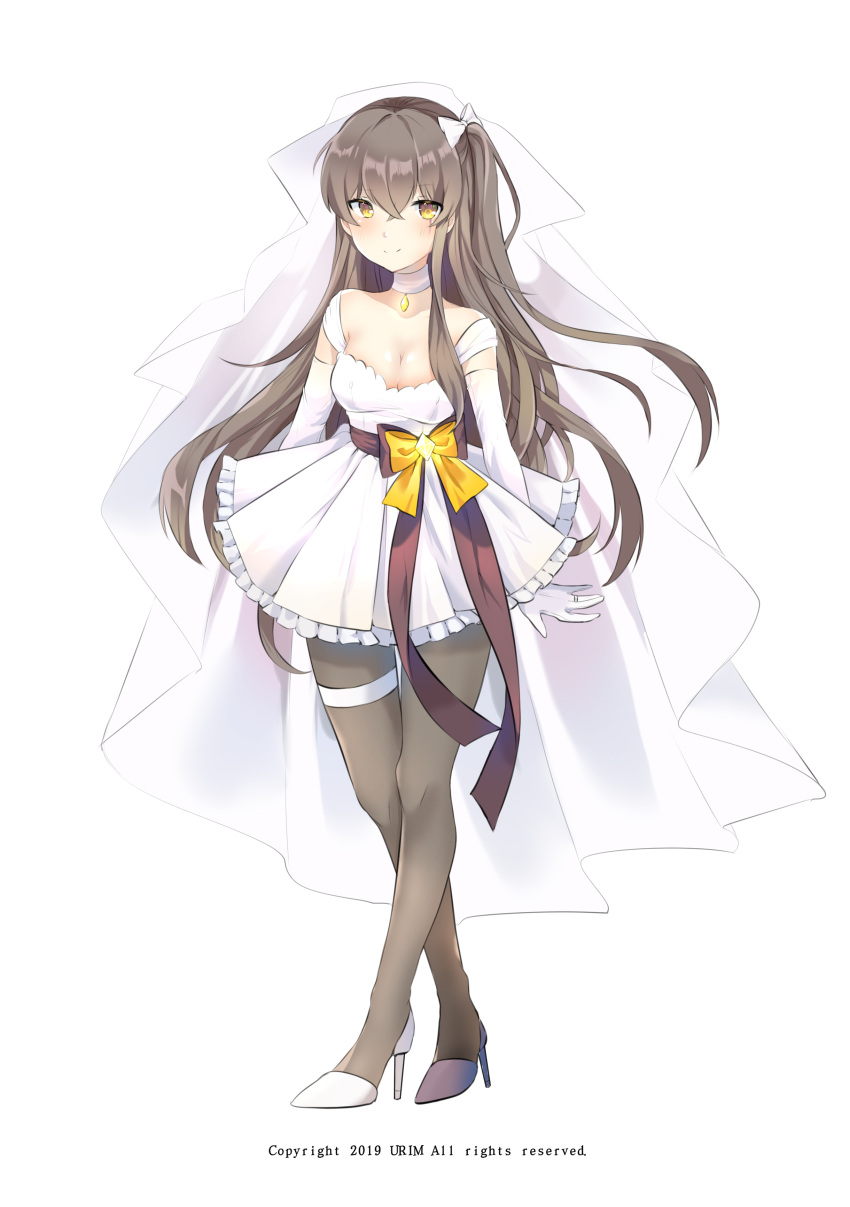 1girl absurdres alternate_costume arms_at_sides artist_name bangs bare_shoulders black_bow blush bow breasts bridal_veil brown_hair choker cleavage crossed_bangs dress elbow_gloves frilled_dress frills full_body gem girls_frontline gloves grey_legwear hair_bow high_heels highres jewelry long_hair looking_at_viewer medium_breasts one_side_up pantyhose pleated_dress ring scar scar_across_eye short_dress smile solo standing topaz_(gemstone) ump45_(girls_frontline) urim_(paintur) veil waist_bow watermark wedding_dress white_bow white_choker white_dress white_footwear white_gloves yellow_bow yellow_eyes