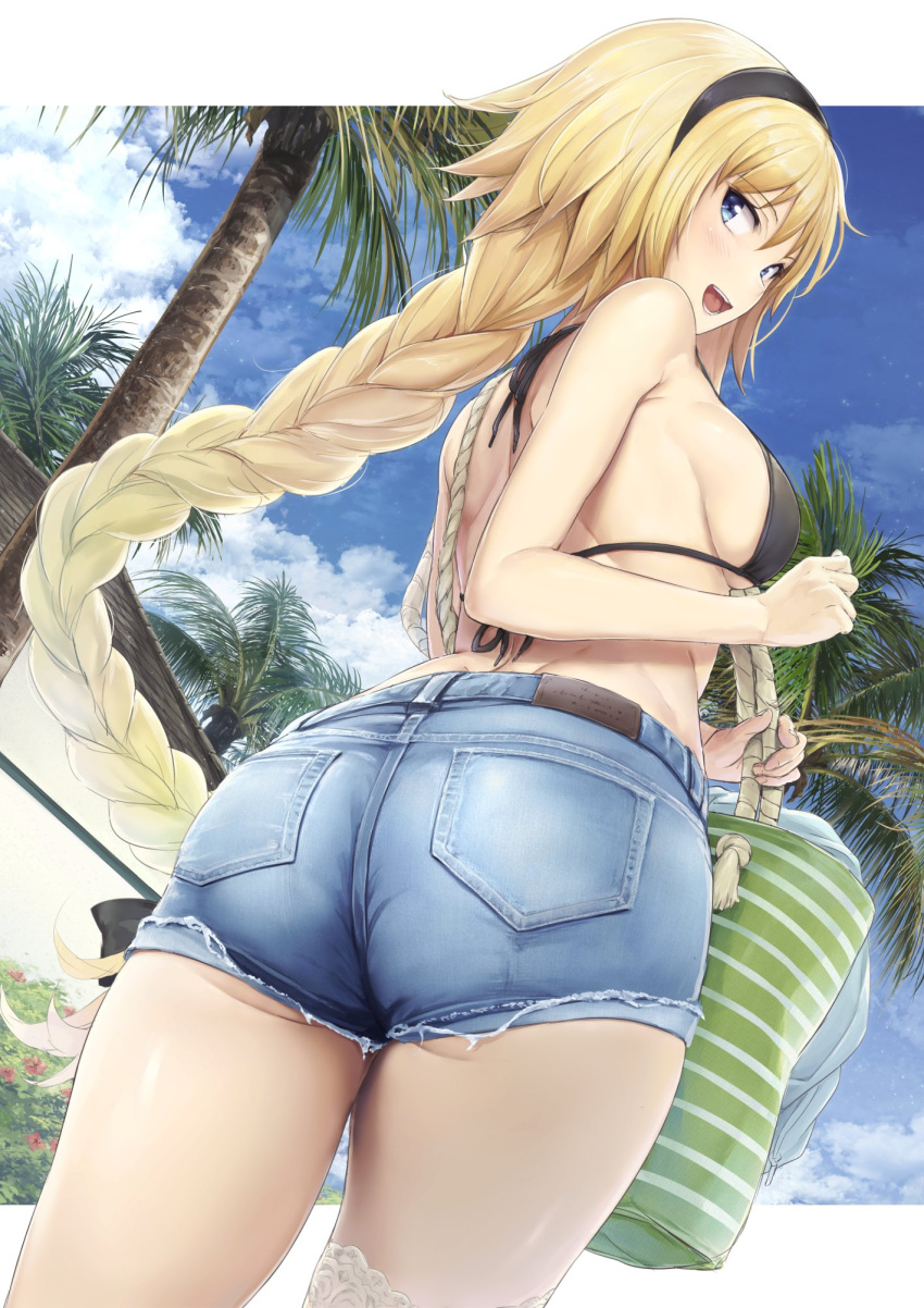 1girl :d akita_hika ass back bag bangs bare_arms bare_shoulders bikini_top black_bikini_top black_hairband blonde_hair blue_eyes blue_shorts blush braid breasts clouds commentary_request cowboy_shot denim denim_shorts eyebrows_visible_through_hair fate/apocrypha fate/grand_order fate_(series) from_behind from_below hairband highres holding holding_bag jeanne_d'arc_(fate) jeanne_d'arc_(fate)_(all) large_breasts long_hair looking_at_viewer looking_back looking_down open_mouth outdoors palm_tree shorts sideboob single_braid single_thighhigh smile solo swimsuit thigh-highs tree very_long_hair white_legwear