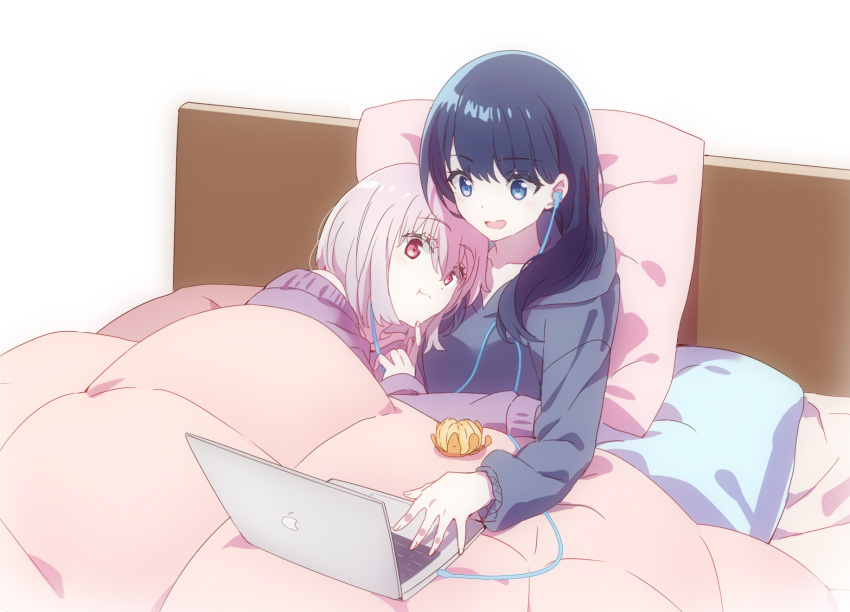 2girls :d :t apple_inc. at_computer bangs bare_shoulders bed bed_frame black_hair blue_eyes computer earphones eating food fruit highres hood hoodie laptop long_hair long_sleeves loungewear multiple_girls open_mouth orange pillow pink_eyes pink_hair shared_earphones shinjou_akane short_hair smile ssss.gridman takarada_rikka under_covers usamin_(artist) yuri