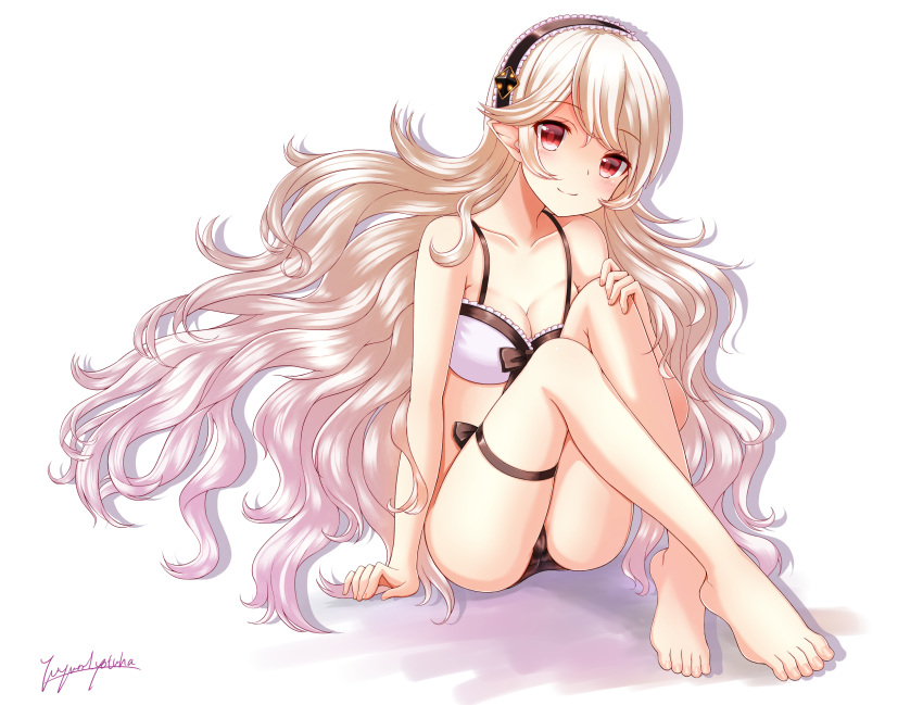 1girl barefoot bikini black_hairband breasts cleavage closed_mouth cute female_my_unit_(fire_emblem_if) fire_emblem fire_emblem_heroes fire_emblem_if full_body hairband highres intelligent_systems kamui_(fire_emblem) knees_up long_hair medium_breasts my_unit_(fire_emblem_if) nintendo pointy_ears red_eyes signature simple_background sitting smile solo super_smash_bros. swimsuit white_background white_hair yuyumi_(yuurei)