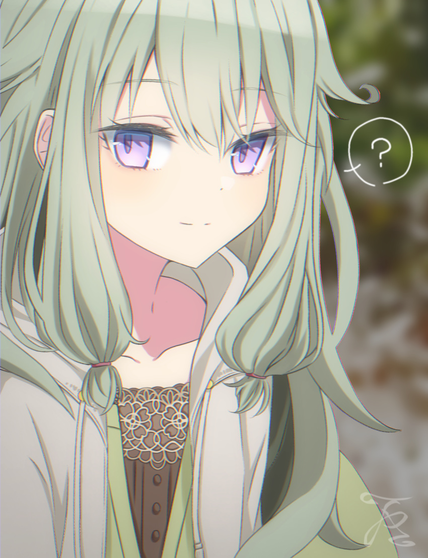 1girl ? blurry blurry_background brown_camisole buttons camisole cardigan casual closed_mouth collarbone commentary drawstring esreverebirth green_cardigan hair_flaps highres hood hood_down kusanagi_nene lace-trimmed_camisole lace_trim layered_clothes light_green_hair long_hair looking_at_viewer low-tied_long_hair open_clothes outdoors project_sekai signature solo spoken_question_mark upper_body violet_eyes
