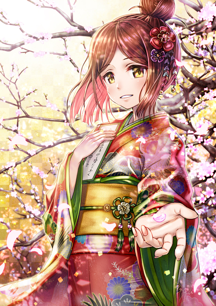 1girl bangs brown_hair cherry_blossoms day floating_hair grin hair_bun hair_ornament highres japanese_clothes kimono long_hair long_sleeves looking_at_viewer multicolored_hair original outdoors parted_bangs pink_hair print_kimono sho_(sumika) short_hair smile solo two-tone_hair wide_sleeves yellow_eyes