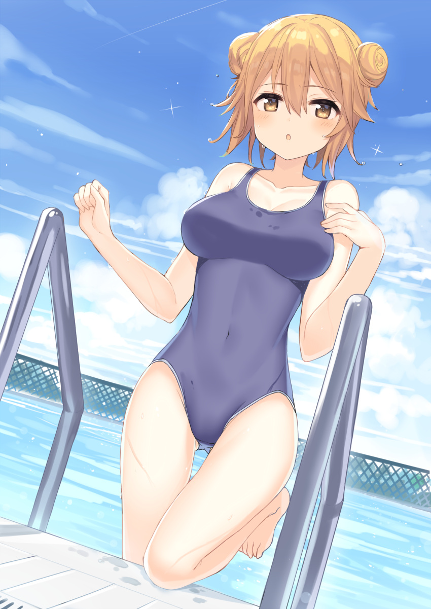 1girl :o bangs bare_arms bare_legs bare_shoulders barefoot blue_sky blue_swimsuit blush breasts brown_hair cleavage clouds competition_school_swimsuit day double_bun dutch_angle eyebrows_visible_through_hair fence gluteal_fold hair_between_eyes hajime_kaname highres koiwai_yoshino leg_up looking_at_viewer masamune-kun_no_revenge medium_breasts open_mouth outdoors pool pool_ladder poolside short_hair sky solo sparkle swimsuit tareme thigh_gap water water_drop