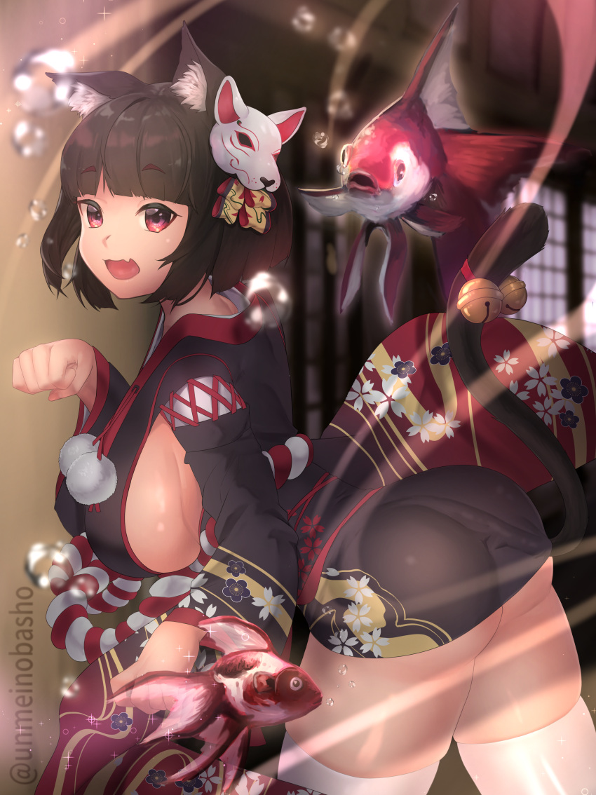 1girl :d absurdres animal_ear_fluff animal_ears ass azur_lane bangs bell black_hair black_kimono blunt_bangs breasts cat_ears cat_tail eyebrows_visible_through_hair fang fish highres huge_breasts japanese_clothes jingle_bell kimono leaning_forward long_sleeves looking_at_viewer mask mask_on_head open_mouth paw_pose red_eyes short_hair short_kimono sideboob smile solo standing tail tail_bell thigh-highs twitter_username unmeinobasho white_legwear wide_sleeves yamashiro_(azur_lane)