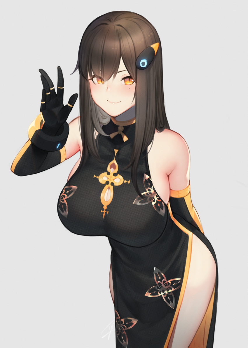 1girl bangs bare_shoulders black_dress black_gloves blush breasts brown_hair china_dress chinese_clothes closed_mouth commentary_request dress elbow_gloves gloves grey_background hair_ornament hand_up hayabusa highres large_breasts leaning_forward long_hair looking_at_viewer mole mole_under_eye orange_eyes original sidelocks simple_background skindentation sleeveless smile solo