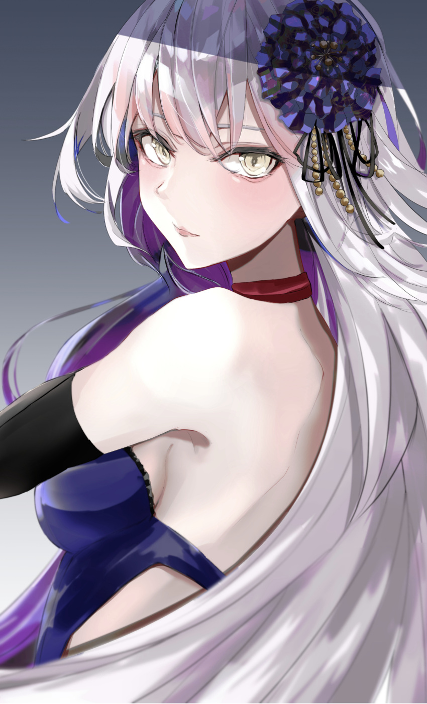 1girl bangs bare_shoulders black_gloves black_ribbon blush breasts choker closed_mouth dress elbow_gloves fate/apocrypha fate/grand_order fate_(series) flower from_behind gloves hair_between_eyes hair_flower hair_ornament highres jeanne_d'arc_(alter)_(fate) jeanne_d'arc_(fate)_(all) ka1se1 large_breasts long_hair looking_at_viewer looking_back purple_dress ribbon shoulder_blades sidelocks silver_hair solo tsurime upper_body yellow_eyes