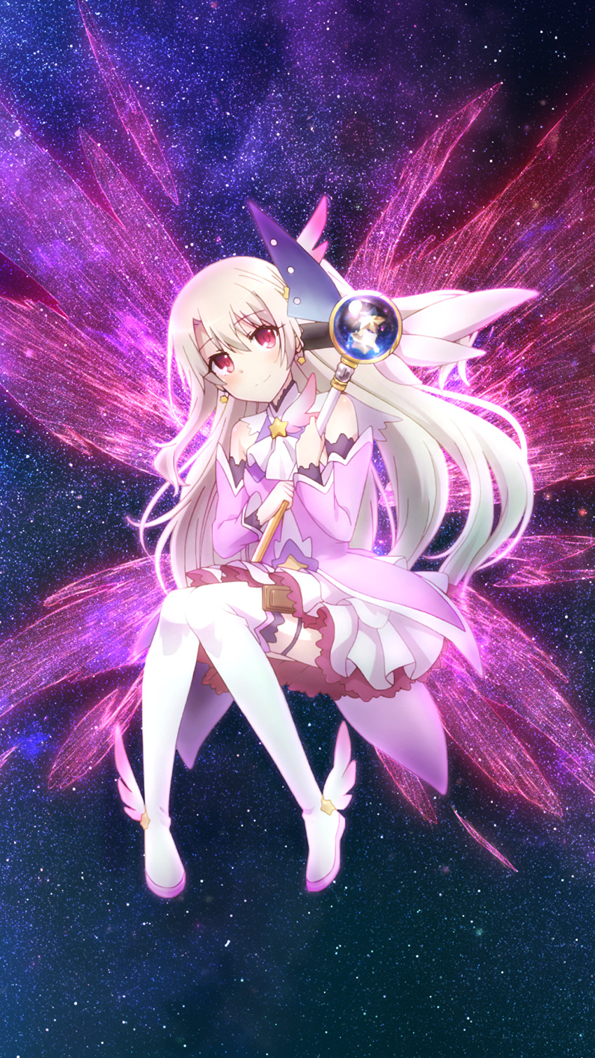 1girl absurdres boots detached_sleeves earrings eyebrows_visible_through_hair fate/kaleid_liner_prisma_illya fate_(series) floating_hair full_body hair_between_eyes highres holding illyasviel_von_einzbern jewelry layered_skirt long_hair long_sleeves looking_at_viewer magical_girl miniskirt night night_sky official_art pink_sleeves pink_wings pleated_skirt prisma_illya prisma_illya_(zwei_form) red_eyes silver_hair skirt sky smile solo star star_(sky) starry_sky thigh-highs thigh_boots thigh_strap very_long_hair white_footwear white_skirt wings zettai_ryouiki