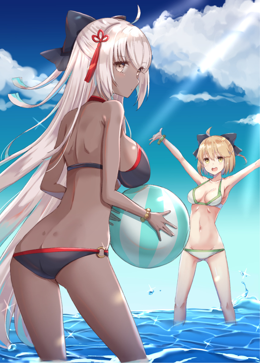 2girls ahoge arms_up ass bangs bare_arms bare_shoulders bikini black_bikini black_bow blonde_hair blue_sky bow breasts brown_eyes clouds commentary_request dark_skin day eyebrows_visible_through_hair fate/grand_order fate_(series) hair_between_eyes hair_bow hair_ornament highres koha-ace large_breasts long_hair medium_breasts multiple_girls o-ring o-ring_bikini o-ring_bottom okita_souji_(alter)_(fate) okita_souji_(fate) okita_souji_(fate)_(all) outdoors outstretched_arms short_hair silver_hair sky spread_arms standing swimsuit tassel very_long_hair wading water white_bikini yellow_eyes yuzu-aki