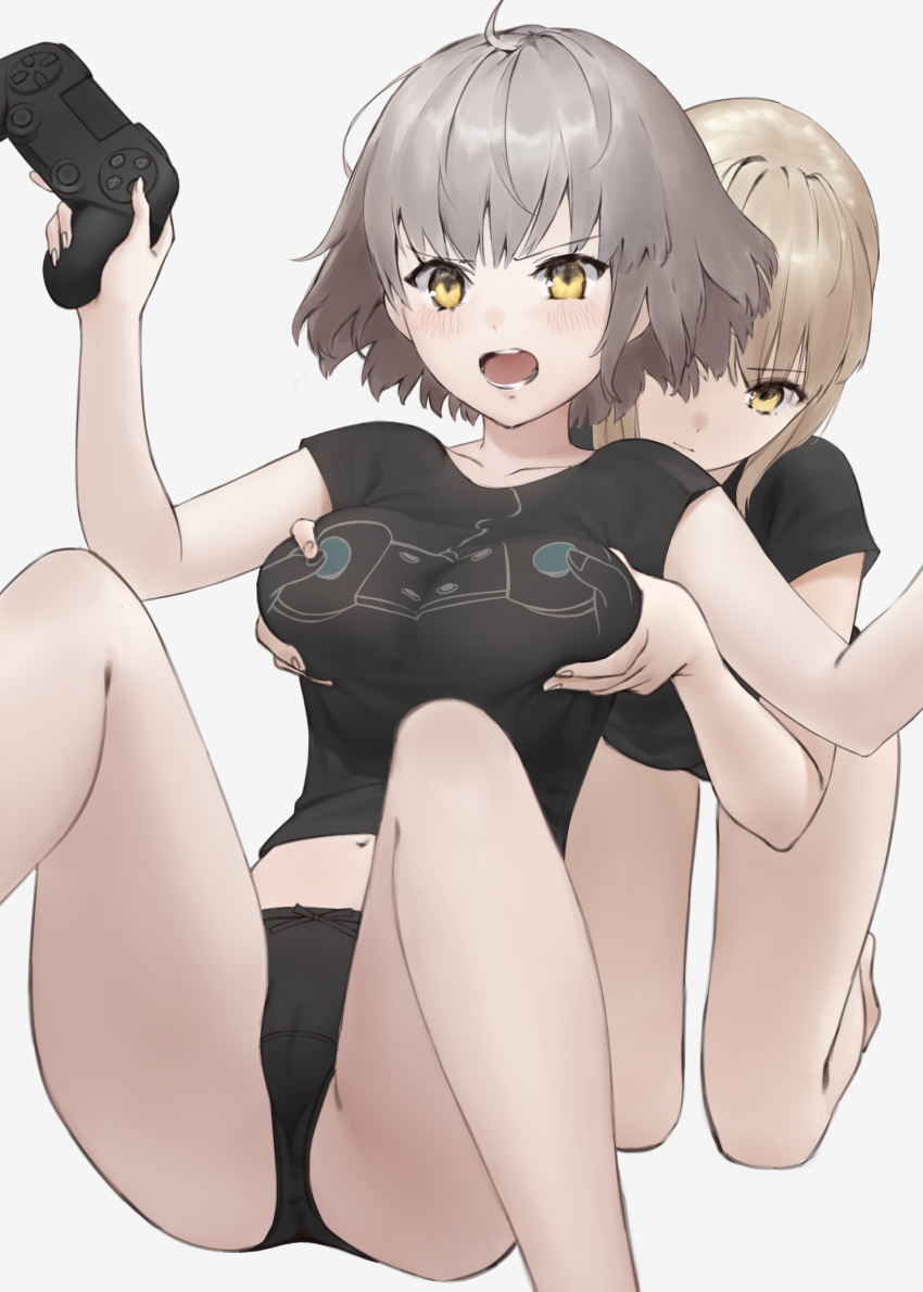 2girls artoria_pendragon_(all) bangs bare_legs black_panties black_shirt blonde_hair blush breast_envy breast_grab closed_mouth commentary_request eyebrows_visible_through_hair eyes_visible_through_hair fate/grand_order fate_(series) grabbing grabbing_from_behind grey_background hands_up highres holding_controller jeanne_d'arc_(alter)_(fate) jeanne_d'arc_(fate)_(all) kneeling midriff multiple_girls navel new970 no_pants panties playstation_controller print_shirt saber_alter shirt short_hair short_sleeves silver_hair simple_background sitting t-shirt underwear yellow_eyes yuri