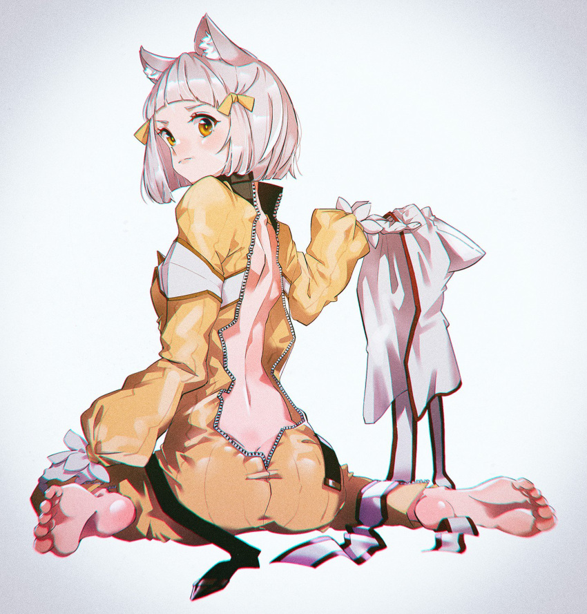 1girl animal_ears ass back bangs barefoot blunt_bangs bob_cut bodysuit cat_ears closed_mouth feet from_behind gloves grey_background hair_ribbon hand_up highres holding looking_at_viewer looking_back niyah open_clothes ribbon scarf scarf_removed shiomi_(lowrise) short_hair silver_hair simple_background sitting soles solo tareme wariza white_gloves xenoblade_(series) xenoblade_2 yellow_bodysuit yellow_eyes yellow_ribbon zipper