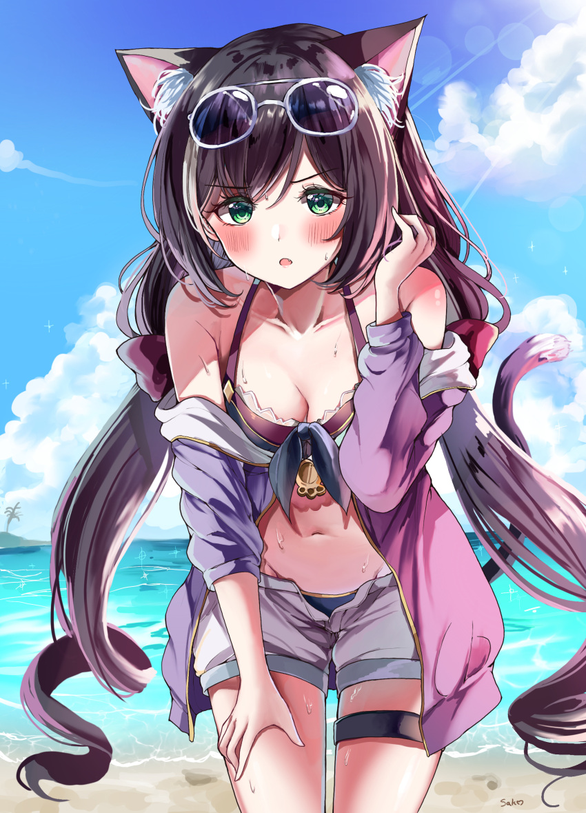 1girl :o absurdres animal_ear_fluff animal_ears bangs bare_shoulders beach bikini black_hair blush breasts cat_ears cat_tail commentary_request eyebrows_visible_through_hair eyewear_on_head fangs green_eyes hand_on_thigh hand_up highres kyaru_(princess_connect) leaning_forward long_hair looking_at_viewer low_twintails multicolored_hair navel ocean open_mouth princess_connect!_re:dive sak_(lemondisk) sand short_shorts shorts solo streaked_hair sunglasses swimsuit tail thigh_strap tinted_eyewear twintails very_long_hair wet white_hair