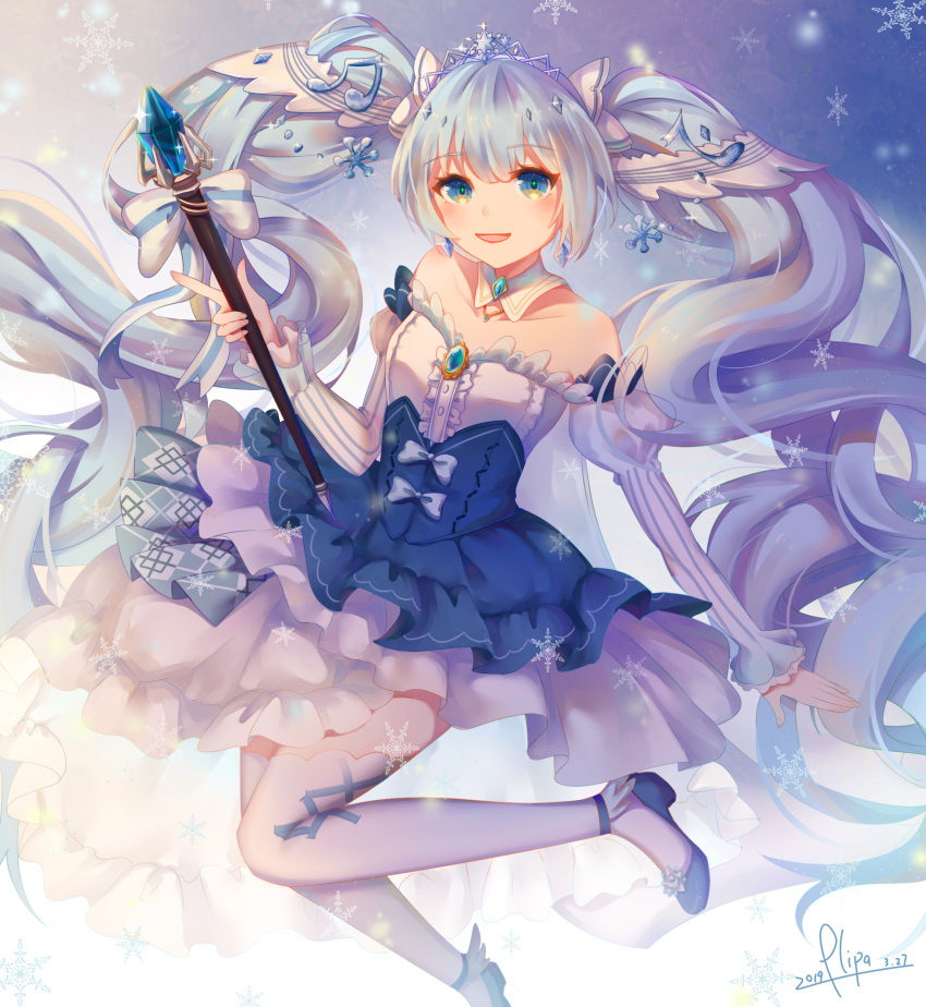 1girl 2019 :d absurdres blue_eyes blue_footwear blue_hair blue_skirt bow collarbone dated detached_collar detached_sleeves dress_shirt eyebrows_visible_through_hair floating_hair hatsune_miku highres holding holding_staff layered_skirt leg_up long_hair long_sleeves looking_at_viewer musical_note_hair_ornament open_mouth outstretched_arm plipa shirt signature skirt sleeveless sleeveless_shirt smile solo staff strapless_shirt striped_sleeves thigh-highs very_long_hair vocaloid white_bow white_legwear white_shirt white_sleeves yuki_miku