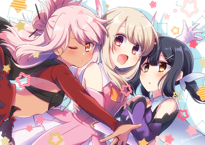 3girls :o ascot bangs bare_shoulders black_hair blonde_hair brown_eyes cape chloe_von_einzbern commentary_request dark_skin detached_sleeves elbow_gloves fate/kaleid_liner_prisma_illya fate_(series) girl_sandwich gloves hair_between_eyes hair_bun hair_ornament hair_stick hairclip hand_on_another's_waist highres illyasviel_von_einzbern long_hair looking_at_another looking_at_viewer magical_girl miyu_edelfelt multiple_girls one_eye_closed orange_eyes outstretched_arms pink_hair prisma_illya red_eyes sandwiched shizuku_(kuruizakura) star twintails yellow_neckwear