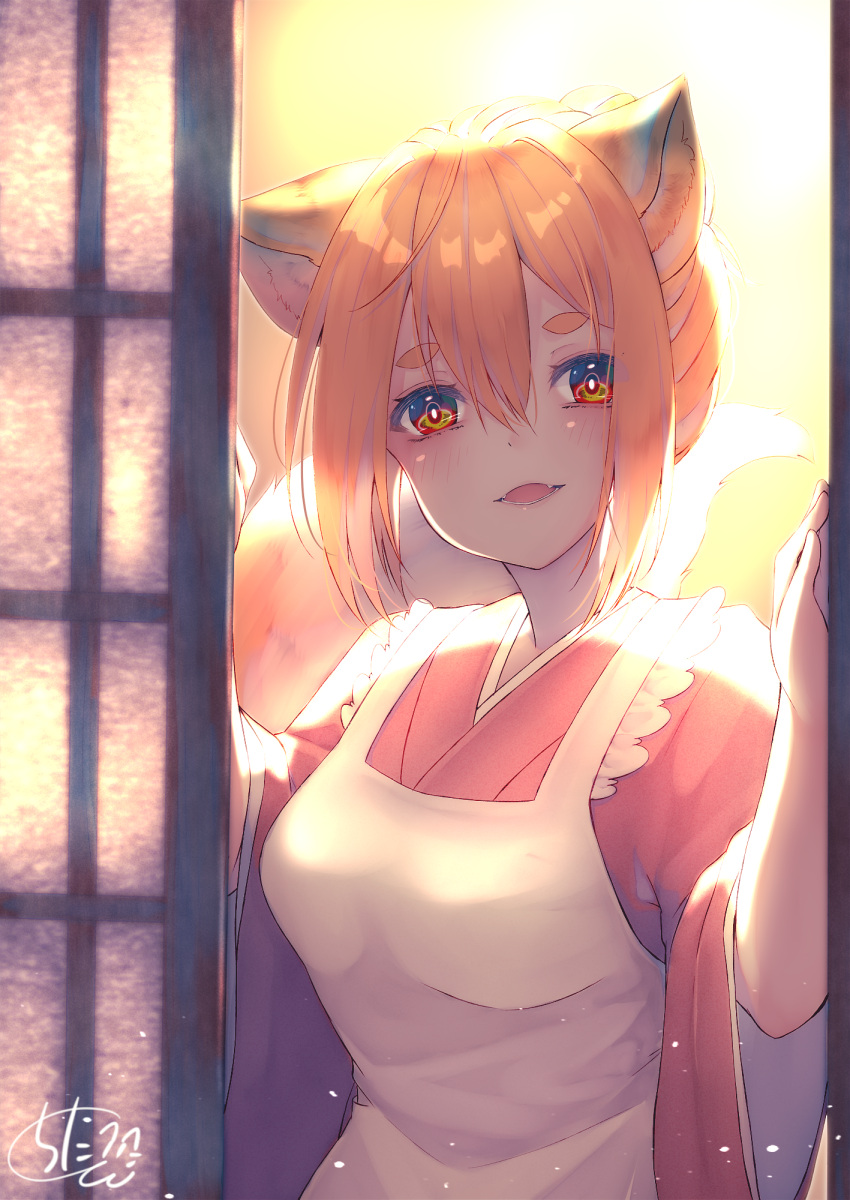 1girl :d animal_ear_fluff animal_ears apron backlighting bangs blurry blurry_background blush brown_hair chita_(ketchup) commentary_request depth_of_field eyebrows_visible_through_hair fangs fox_ears fox_girl fox_tail hair_between_eyes hands_up head_tilt highres japanese_clothes kimono open_door open_mouth original pink_kimono red_eyes short_eyebrows short_sleeves shouji sidelocks signature sliding_doors smile solo tail tail_raised thick_eyebrows upper_body white_apron wide_sleeves