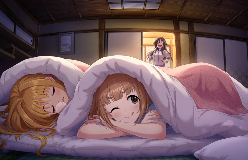 blanket blush brown_hair green_eyes idolmaster_cinderella_girls_starlight_stage kitami_yuzu short_hair wink