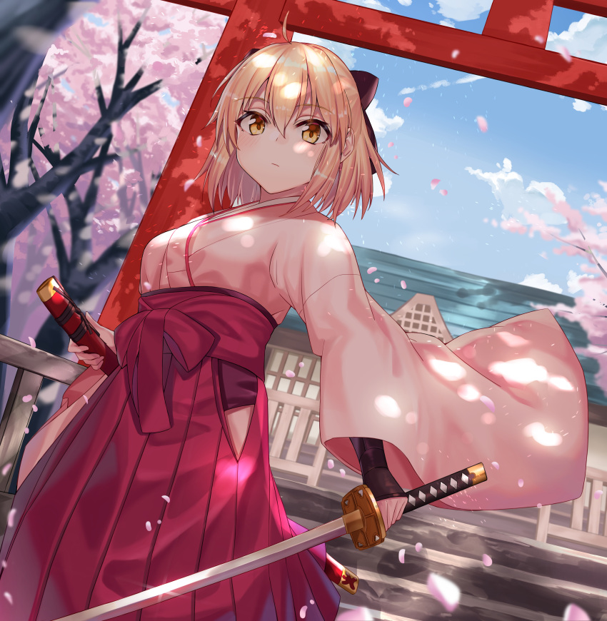 1girl absurdres ahoge black_bow blonde_hair blue_sky bow brown_eyes building cherry_blossoms clouds day fate/grand_order fate_(series) hair_between_eyes hair_bow highres hip_vent holding holding_sword holding_weapon japanese_clothes katana kimono long_sleeves looking_at_viewer okita_souji_(fate) okita_souji_(fate)_(all) outdoors petals pink_kimono sheath short_hair sidelocks sky solo standing sword torii tree user_yjmv4437 weapon wide_sleeves