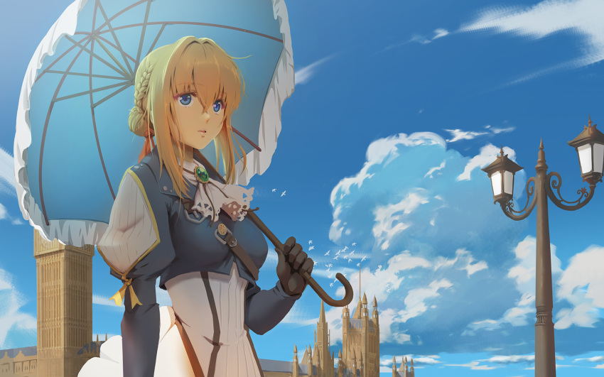1girl bird blonde_hair blue_eyes blue_jacket blue_sky braid brooch brown_gloves building clouds french_braid gloves hair_between_eyes hair_intakes hair_ribbon highres holding holding_umbrella jacket jewelry parasol parted_lips red_ribbon ribbon sidelocks sky tienao umbrella violet_evergarden violet_evergarden_(character) white_neckwear