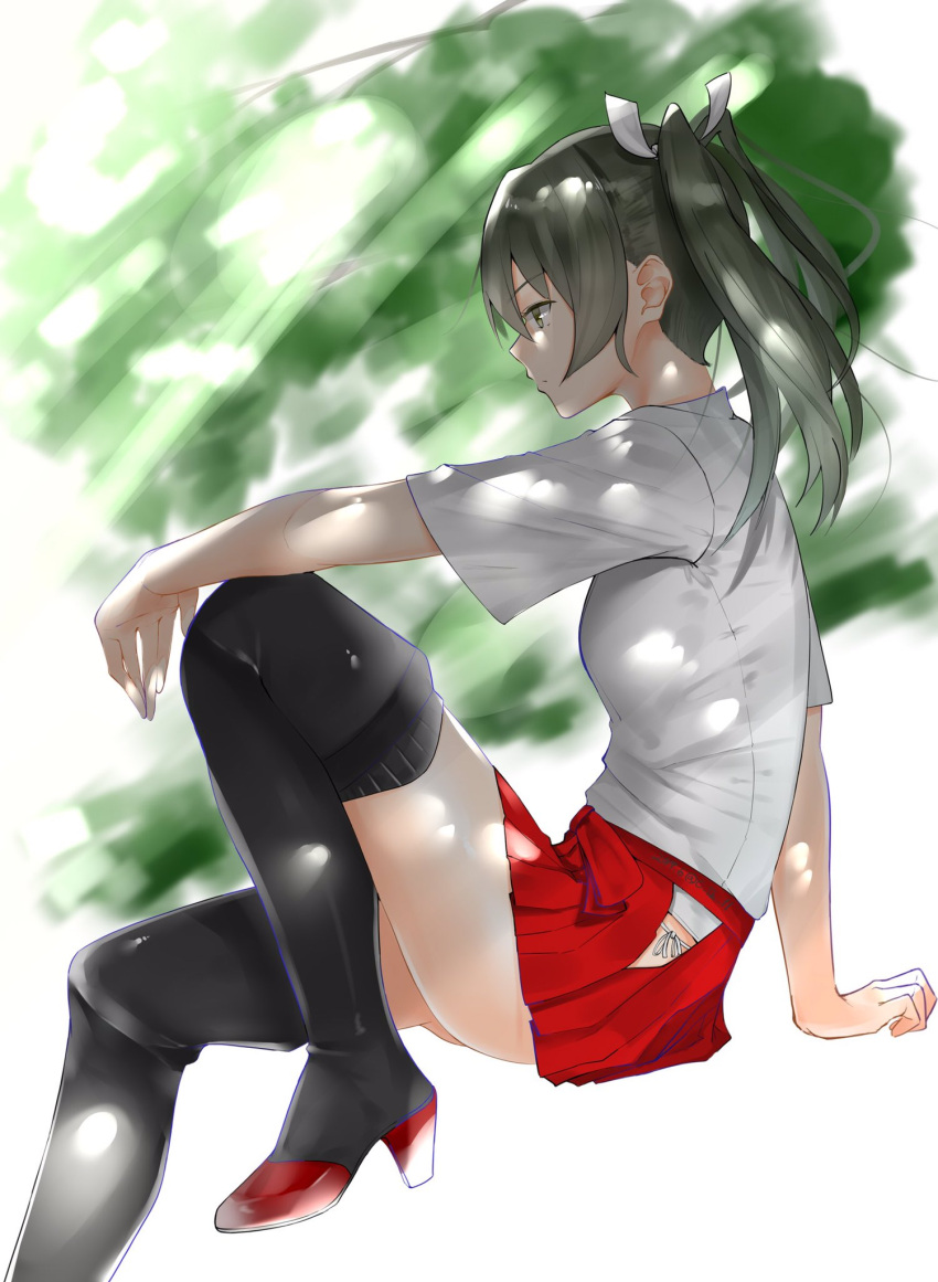 1girl boots c-da dappled_sunlight feet_out_of_frame green_eyes grey_hair hair_ribbon hakama hakama_skirt highres invisible_chair japanese_clothes kantai_collection long_hair multicolored multicolored_background muneate profile red_hakama red_skirt ribbon sitting skirt solo sunlight thigh-highs thigh_boots twintails white_ribbon zuikaku_(kantai_collection)