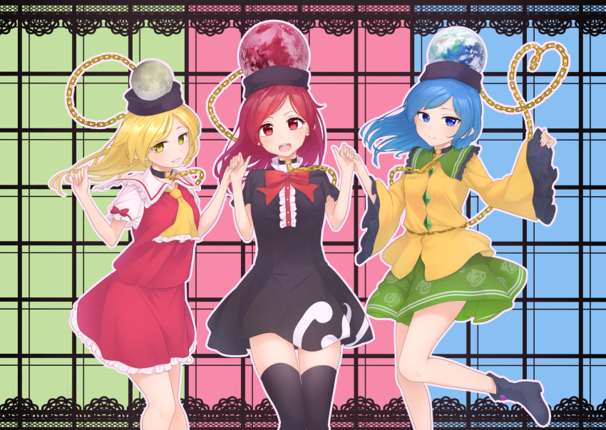 3girls arms_up black_choker black_dress black_footwear black_legwear blonde_hair blouse blue_background blue_eyes blue_hair boots chain checkered checkered_background choker commentary_request contrapposto cosplay cravat dress earth_(ornament) feet_out_of_frame flandre_scarlet flandre_scarlet_(cosplay) floral_print frilled_sleeves frills green_background green_collar green_skirt grin hair_blowing head_tilt heart heart_of_string hecatia_lapislazuli hecatia_lapislazuli_(earth) hecatia_lapislazuli_(moon) highres holding_hands houjuu_nue houjuu_nue_(cosplay) kanpa_(campagne_9) komeiji_koishi komeiji_koishi_(cosplay) lace_border long_hair long_sleeves looking_at_viewer moon_(ornament) multiple_girls open_mouth outline petticoat pink_background polos_crown puffy_short_sleeves puffy_sleeves red_eyes red_skirt red_vest redhead rose_print shirt short_sleeves skirt skirt_set sleeves_past_wrists smile standing standing_on_one_leg thigh-highs touhou upper_teeth vest white_shirt wide_sleeves yellow_blouse yellow_eyes yellow_neckwear zettai_ryouiki