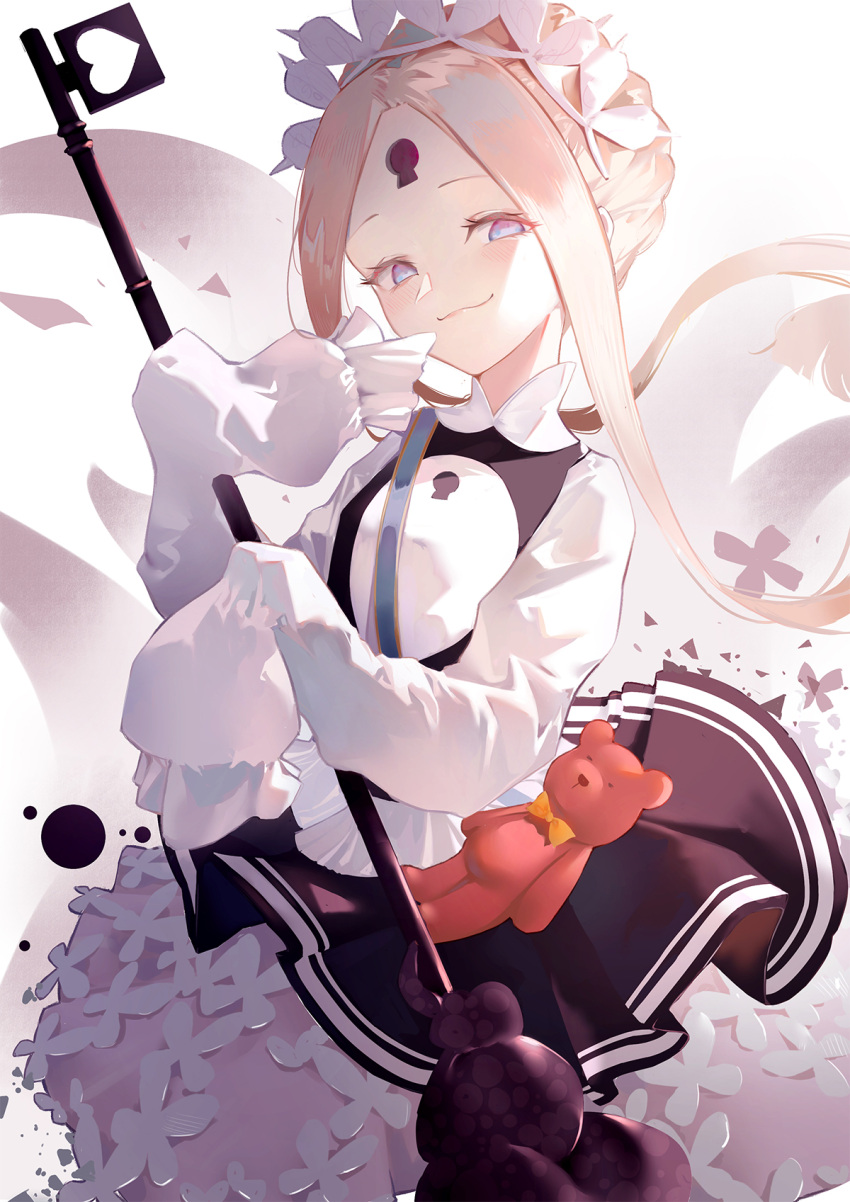 1girl abigail_williams_(fate/grand_order) bangs black_dress blonde_hair blue_eyes blush braid butterfly_hair_ornament closed_mouth commentary_request dress fate/grand_order fate_(series) hair_ornament hands_up heart heroic_spirit_traveling_outfit highres holding keyhole long_hair long_sleeves parted_bangs shirt sidelocks sleeveless sleeveless_dress sleeves_past_fingers sleeves_past_wrists smile smug solo stuffed_animal stuffed_toy teddy_bear tentacles very_long_hair white_shirt yukiyama_momo