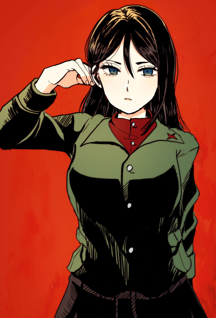 1girl adjusting_hair arai_ako bangs black_hair blue_eyes frown girls_und_panzer highres long_hair long_sleeves looking_at_viewer military military_uniform nonna pravda_military_uniform red_background simple_background skirt solo uniform