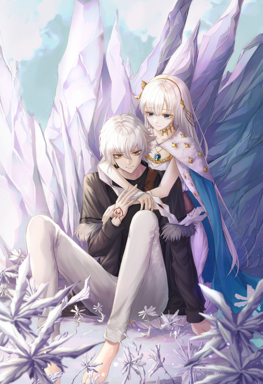 1boy 1girl absurdres anastasia_(fate/grand_order) bangs barefoot black_shirt blue_cape blue_eyes cape closed_mouth collarbone couple csc00014 dress eyebrows_visible_through_hair fate/grand_order fate_(series) fur-trimmed_cape fur_trim hairband highres hug hug_from_behind huge_filesize kadoc_zemlupus kneeling long_dress long_hair long_sleeves looking_at_another looking_down outdoors pants shirt silver_hair sitting smile very_long_hair white_dress white_pants yellow_hairband