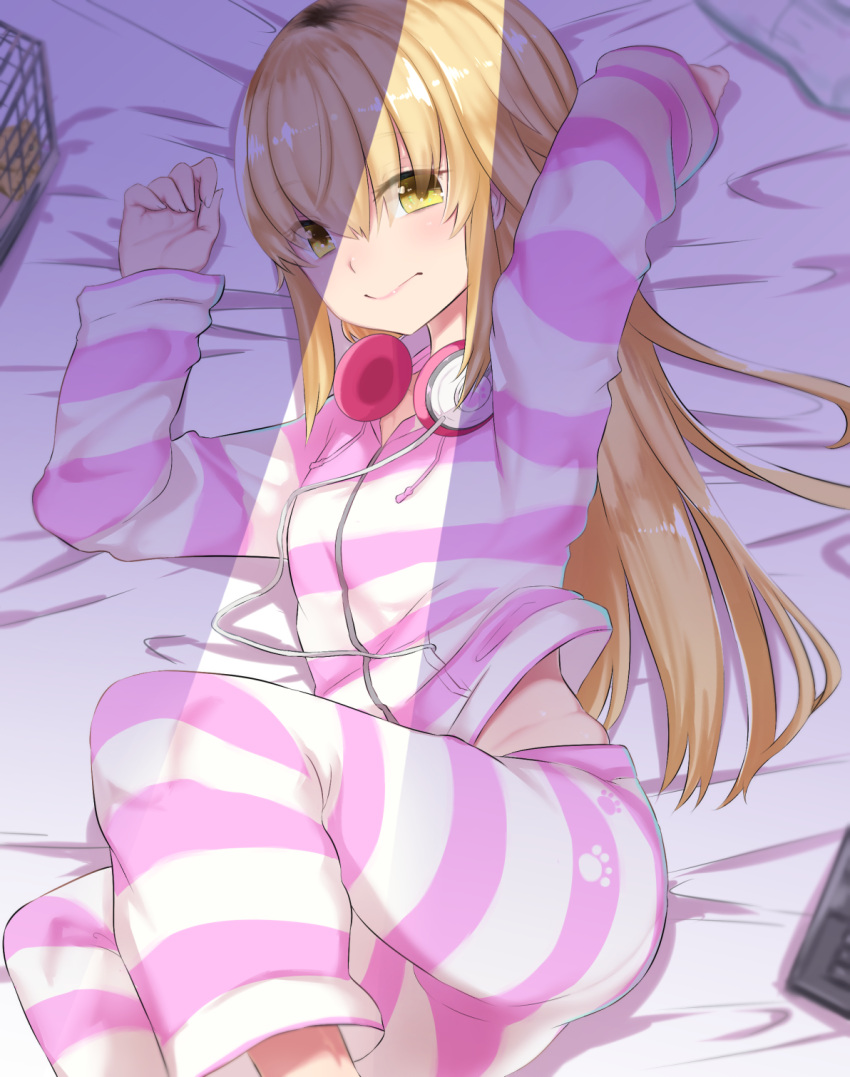 1girl blonde_hair blush breasts closed_mouth commentary_request eyebrows_visible_through_hair hair_between_eyes headphones headphones_around_neck highres ienaga_mugi jacket kio_(yumekuikio) long_hair looking_at_viewer nijisanji solo striped very_long_hair virtual_youtuber yellow_eyes