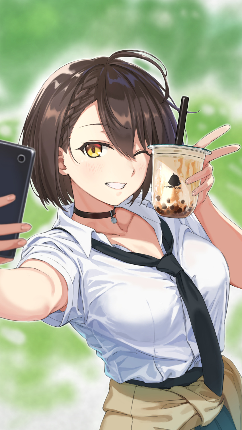 1girl ;d absurdres ahoge azur_lane baltimore_(after-school_ace)_(azur_lane) baltimore_(azur_lane) bangs black_choker black_hair black_neckwear blurry blurry_background braid breasts bubble_tea choker clothes_around_waist collarbone collared_shirt cup day disposable_cup drinking_straw eyebrows_visible_through_hair grin hair_between_eyes highres holding holding_cup looking_at_viewer necktie one_eye_closed open_mouth outdoors outstretched_arm self_shot shirt short_hair short_sleeves smile solo teeth tuchinokoeffect upper_body v white_shirt wing_collar yellow_eyes