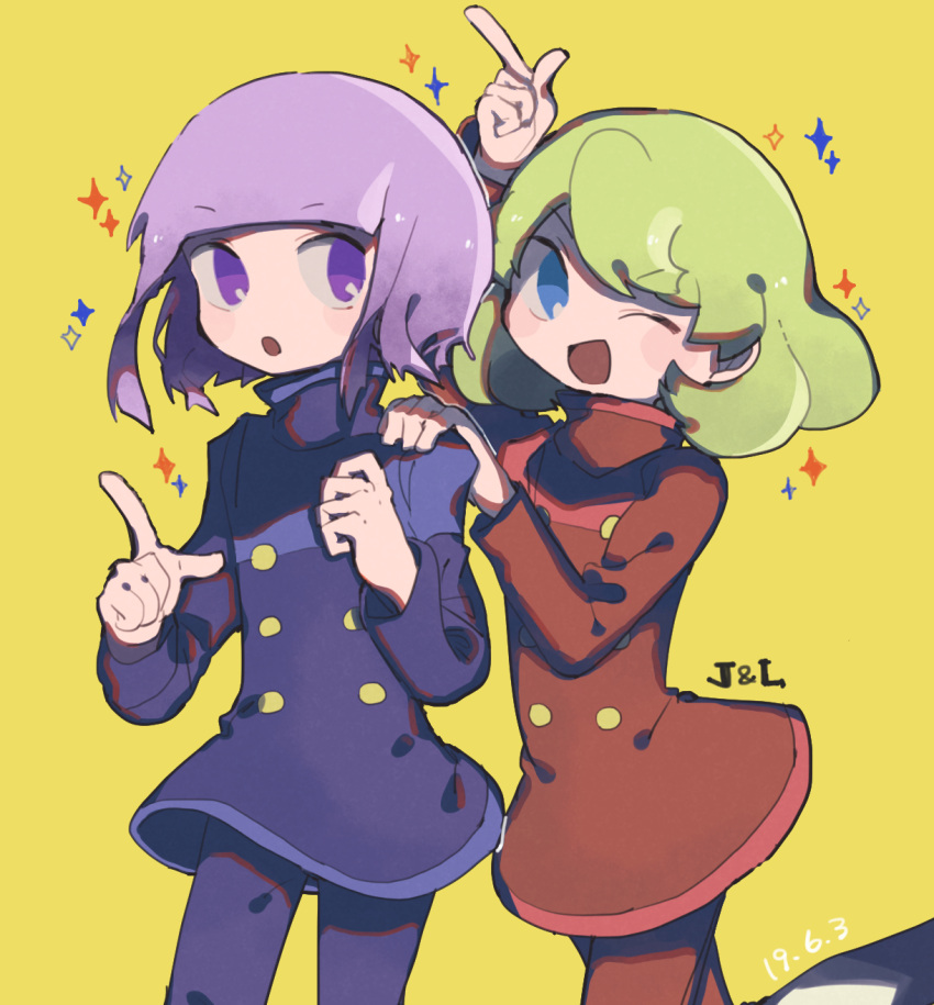 1boy 1girl blue_eyes bob_cut brother_and_sister dated double-breasted green_hair hand_on_another's_shoulder highres j_(puyopuyo) l_(puyopuyo) matching_outfit purple_hair puyopuyo puyopuyo_tetris siblings simple_background sparkle twins violet_eyes yellow_background