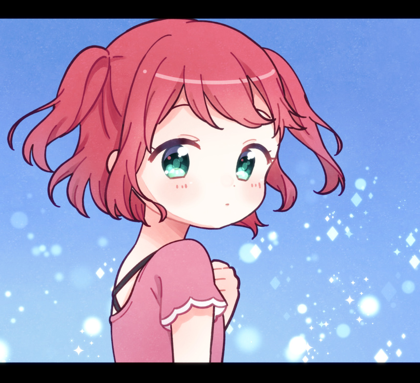 1girl aqua_eyes bangs blue_background commentary_request expressionless hand_on_own_chest happy_party_train highres kurosawa_ruby looking_at_viewer looking_back love_live! love_live!_sunshine!! pink_shirt redhead shirt short_hair short_sleeves solo sparkle two_side_up yashino_84
