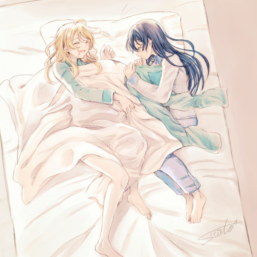 2girls ayase_eli bangs bed blanket blonde_hair blue_hair closed_eyes commentary_request eyebrows_visible_through_hair hair_between_eyes holding_pants long_hair long_sleeves love_live! love_live!_school_idol_project lying multiple_girls no_pants on_back on_side open_mouth pajamas pants pants_removed pillow sleeping smile sonoda_umi suito under_covers yuri