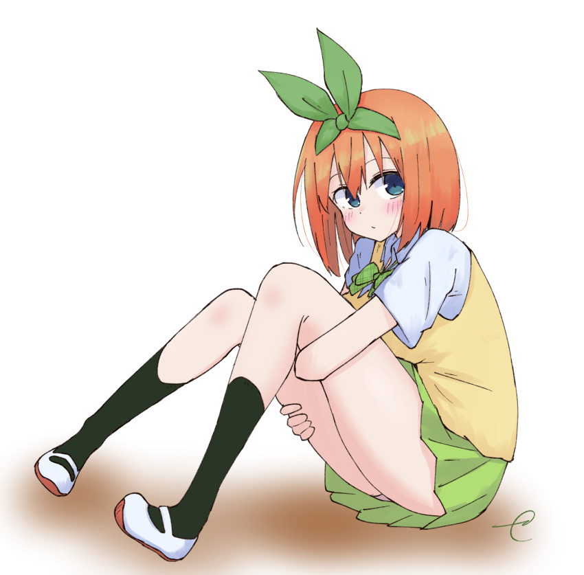 1girl bangs blue_eyes blush bow closed_mouth collared_shirt eyebrows_visible_through_hair full_body go-toubun_no_hanayome green_bow green_legwear green_ribbon green_skirt hair_between_eyes hair_ribbon highres kneehighs knees_up kujou_karasuma leg_hug looking_at_viewer nakano_yotsuba orange_hair pleated_skirt ribbon shirt shoes short_sleeves sitting skirt solo sweater_vest uwabaki white_background white_footwear white_shirt